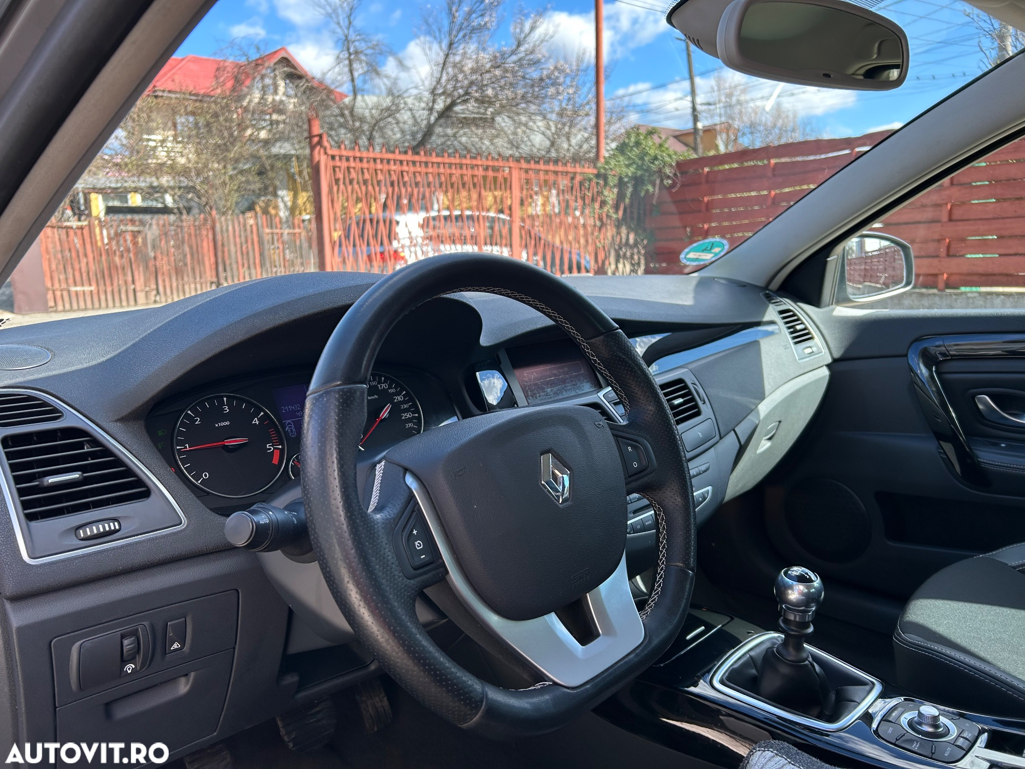 Renault Laguna dCi 150 FAP Start-Stop Bose Edition - 11