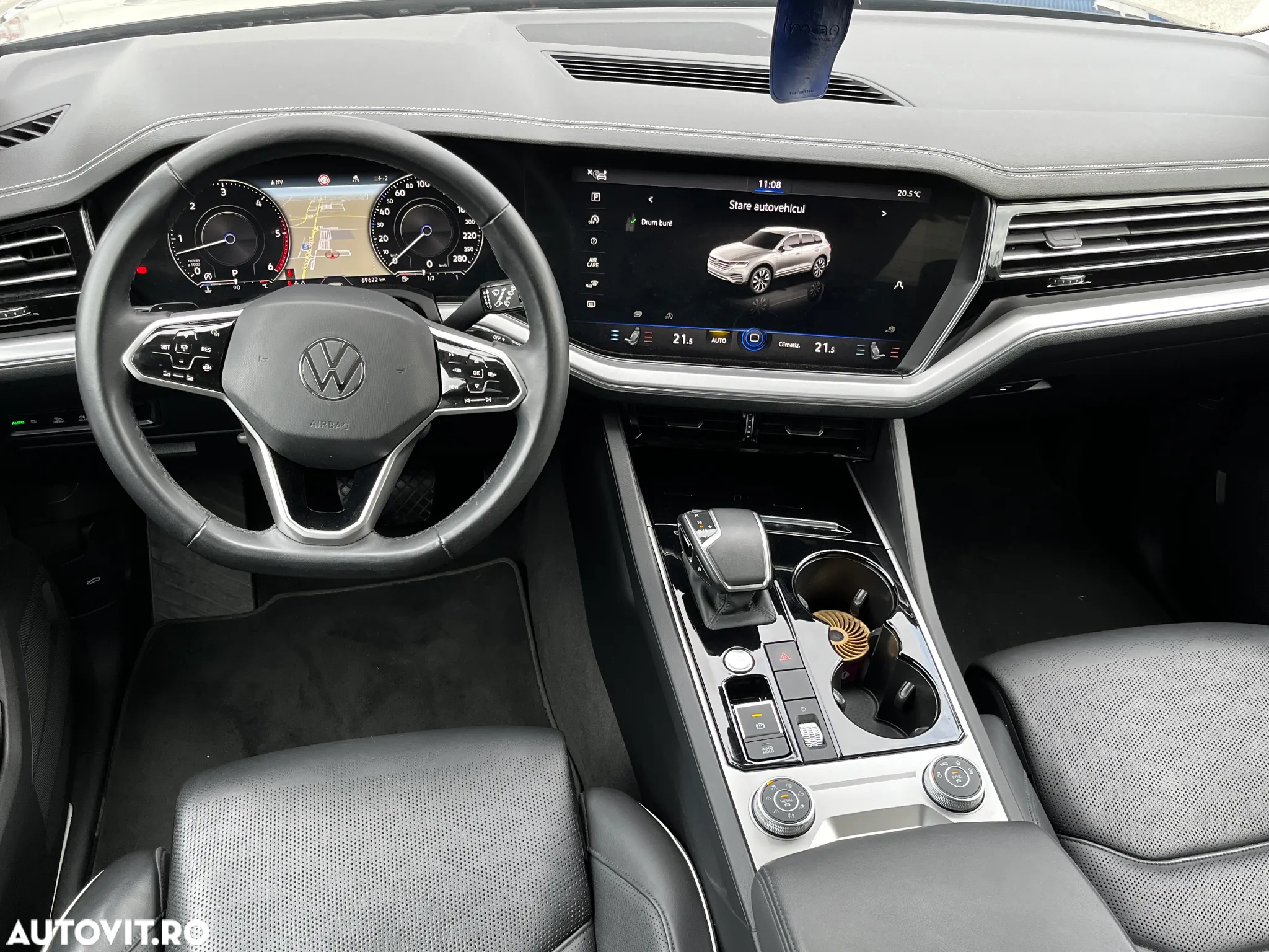 Volkswagen Touareg - 13
