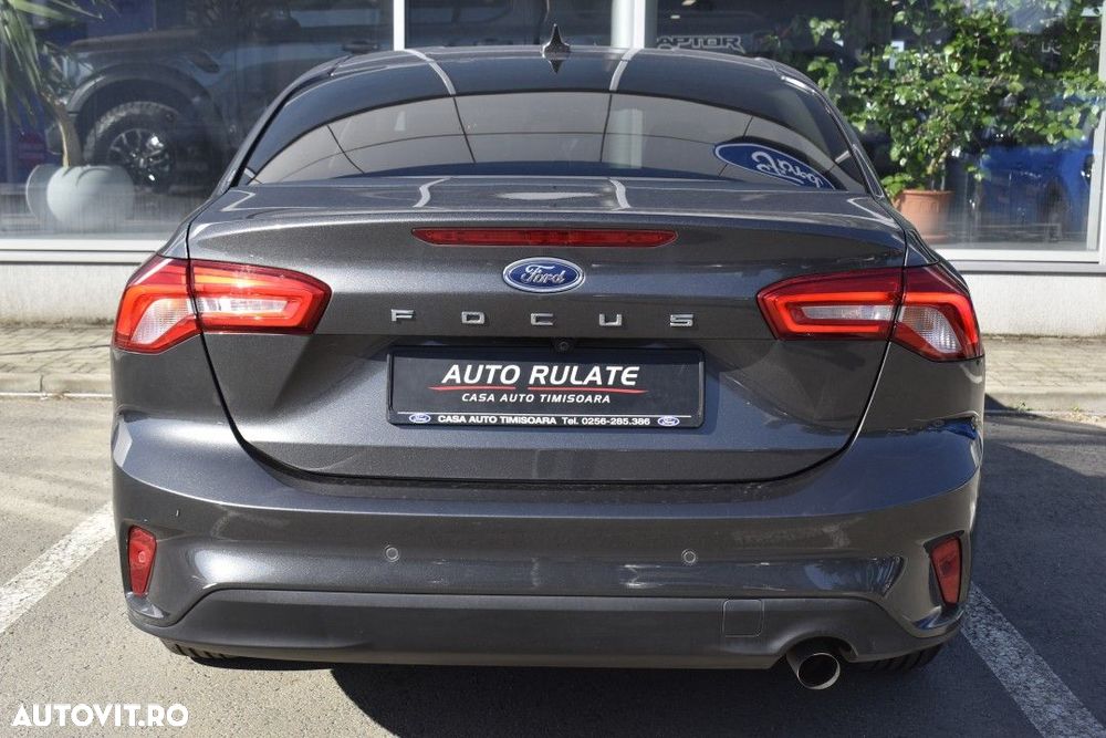 FORD Focus 2023 — imagine 6