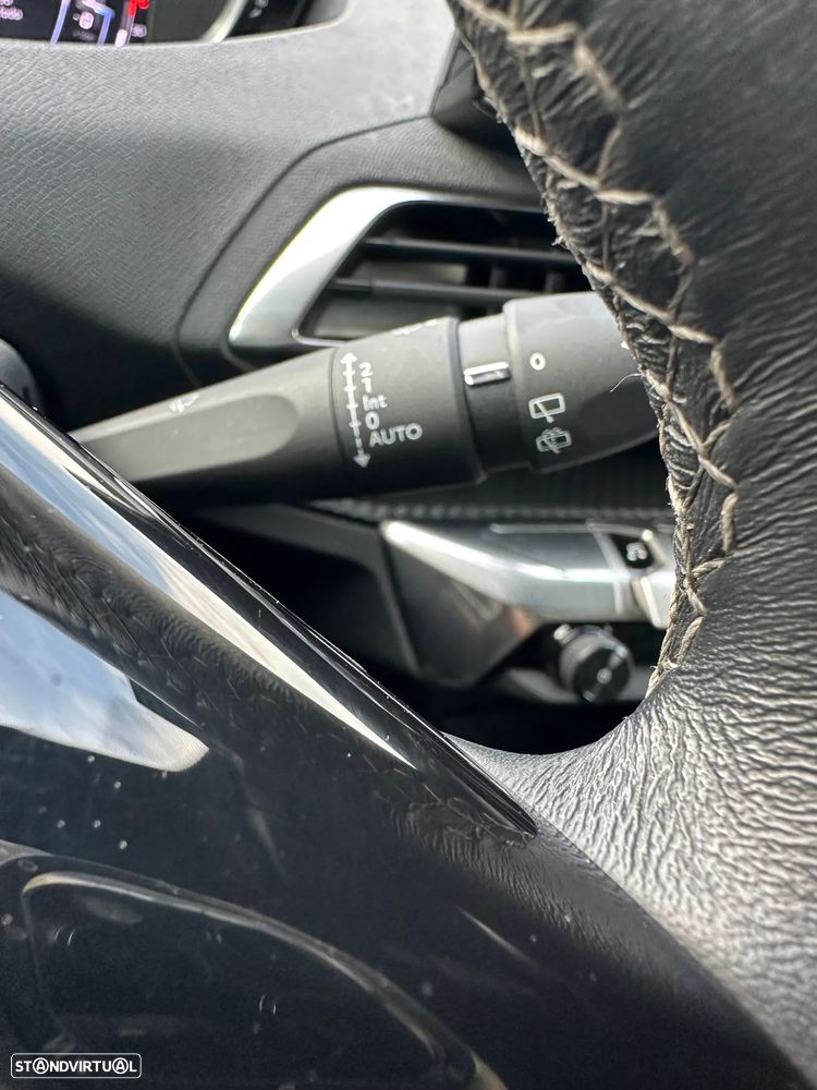 Peugeot 3008 PureTech 130 Stop & Start GPF Allure Business-Pack - 15