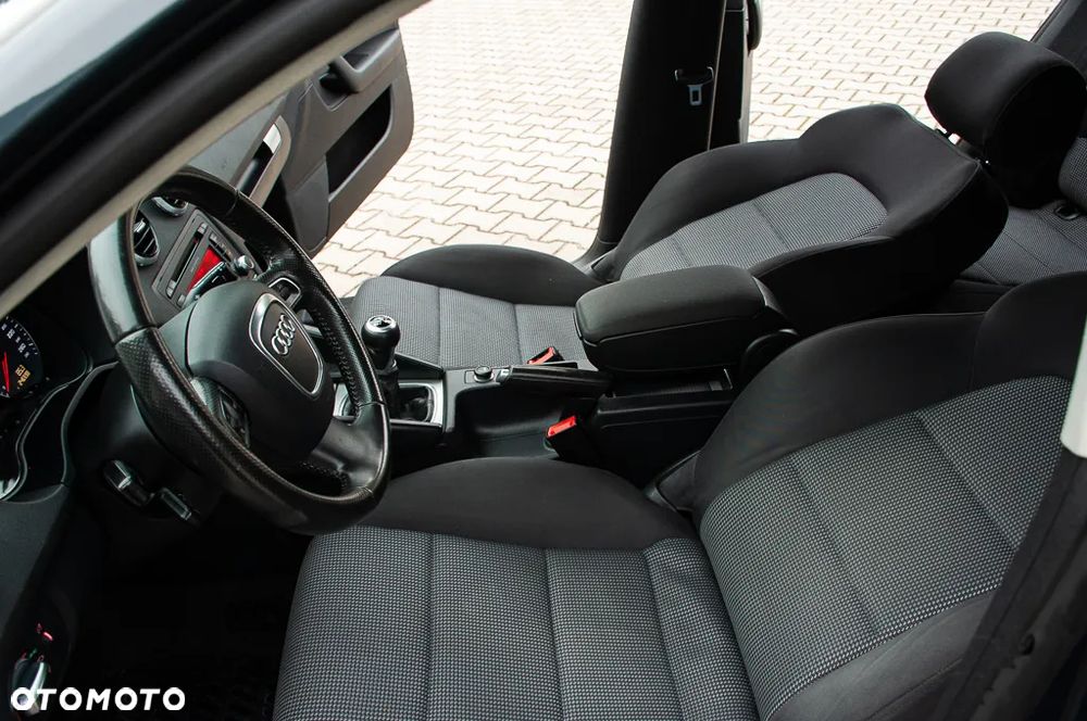 Audi A3 Sportback 1.6 Attraction - 36