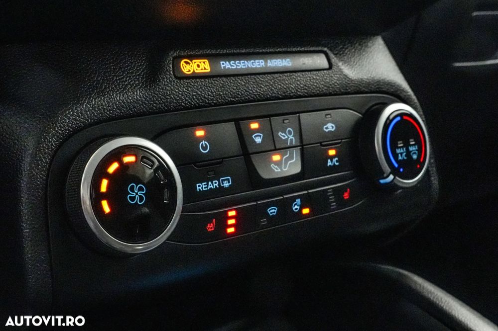 Ford Focus 1.5 EcoBlue Titanium Business - 23