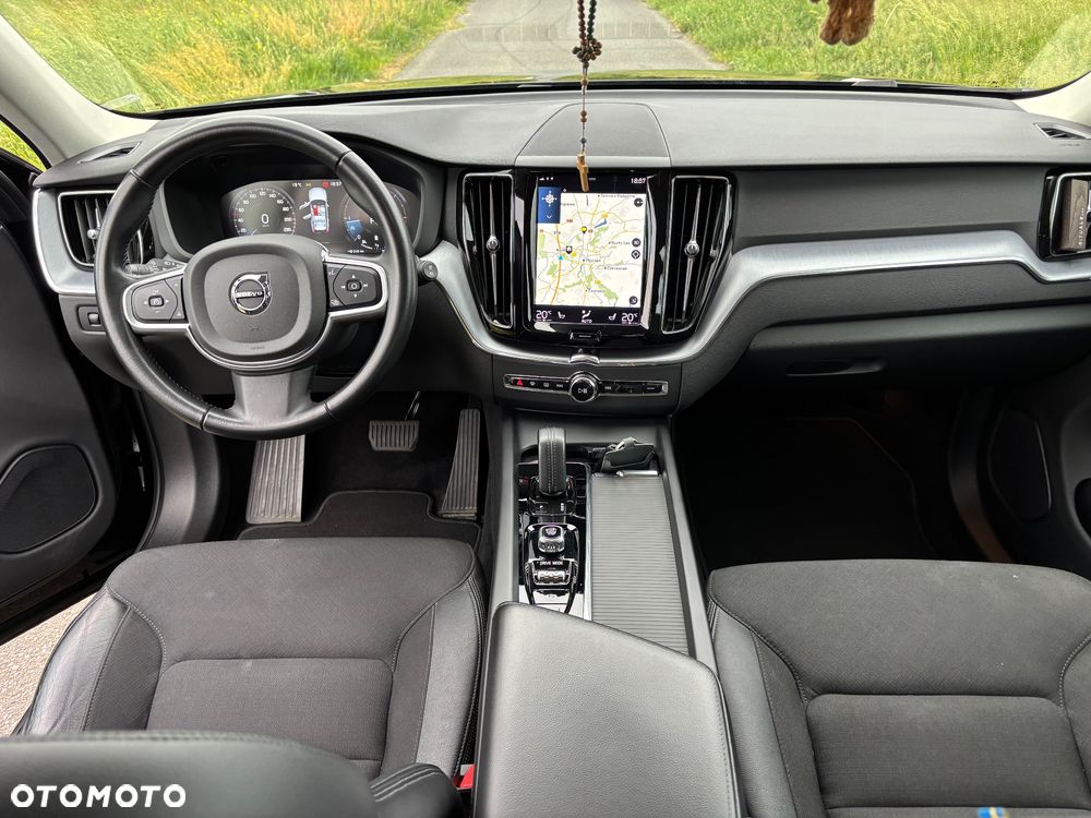 Volvo XC 60 B4 D AWD Momentum Pro - 20