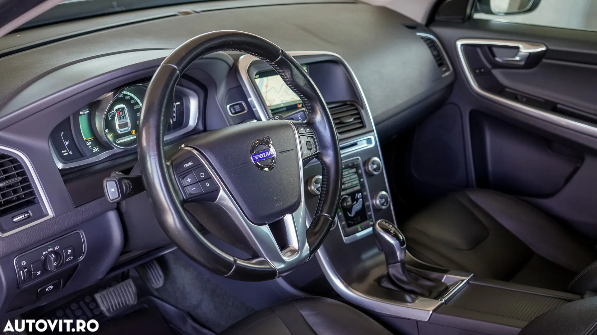Volvo XC 60 D4 AWD Momentum - 19