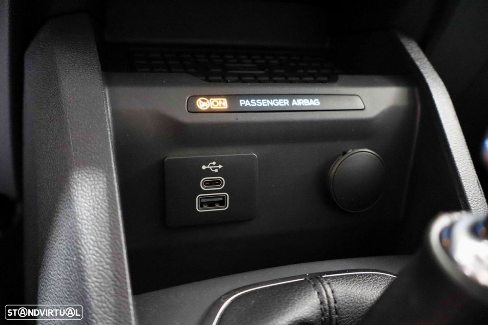 Ford Tourneo Courier 1.0 EcoBoost Titanium - 32