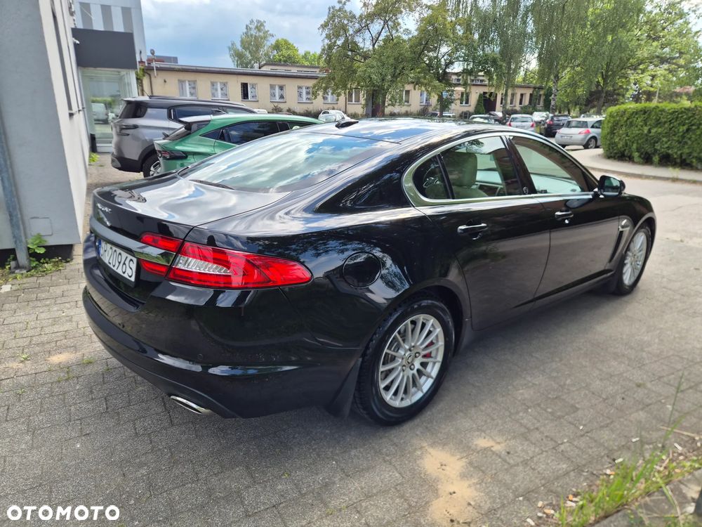 Jaguar XF 2.2 - 4