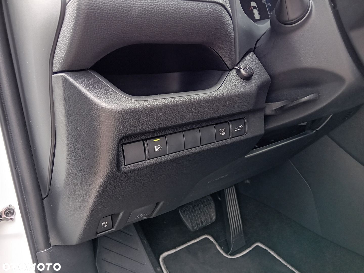 Toyota RAV4 - 24
