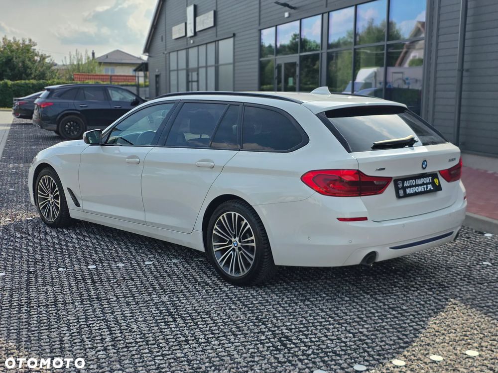 BMW Seria 5 530i xDrive Sport Line - 4
