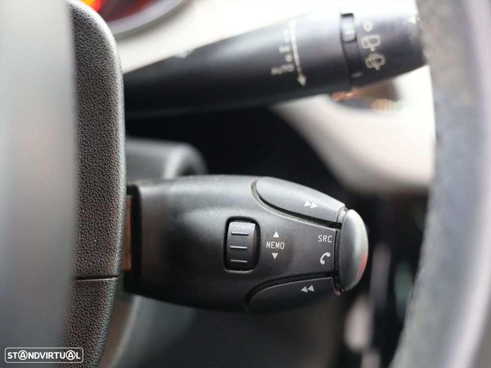 Citroën DS3 1.6 e-HDi So Chic - 17