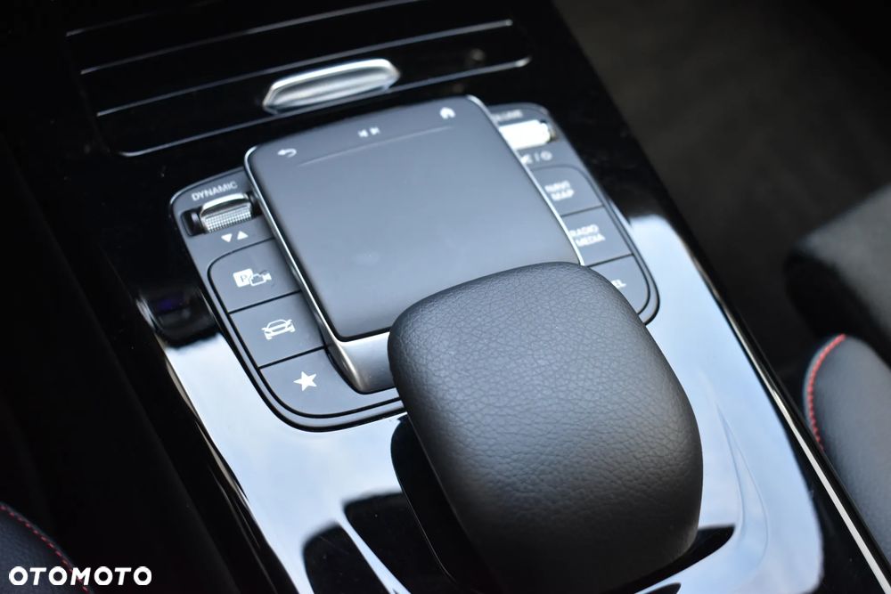 Mercedes-Benz CLA 250 AMG Line 7G-DCT - 19