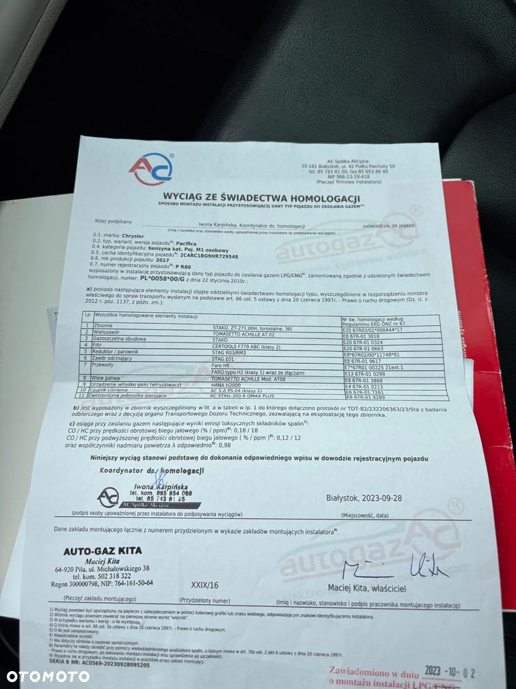 Chrysler Pacifica - 12