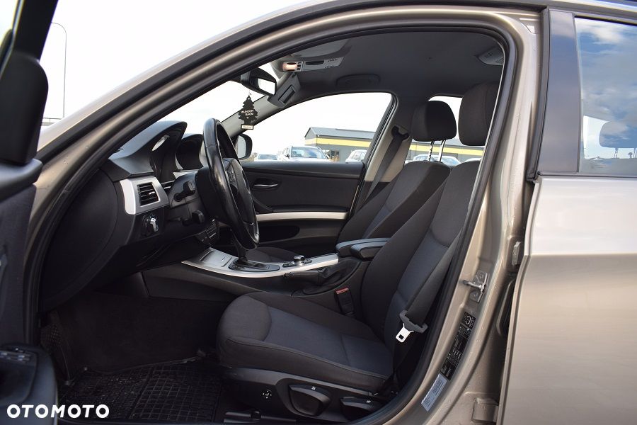 BMW Seria 3 318d DPF Edition Sport - 6