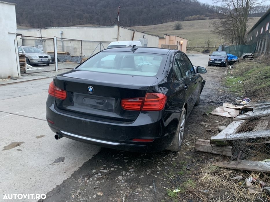 Dezmembram bmw 320i f30 - 2
