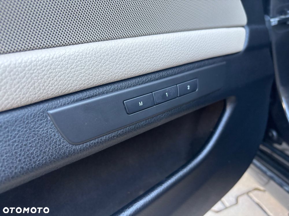 BMW Seria 5 535i xDrive - 17