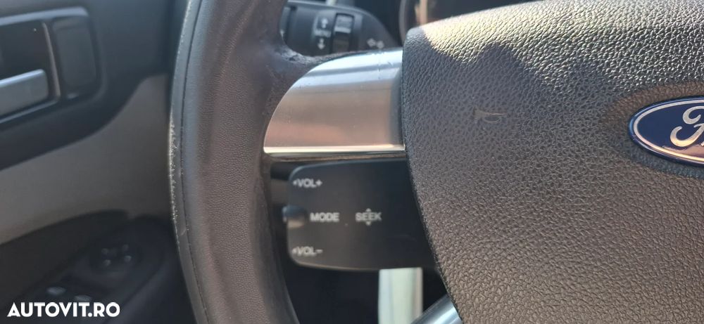 Ford Focus 1.6i Trend - 9