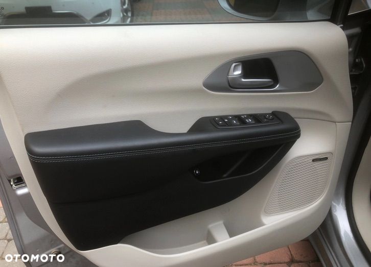 Chrysler Pacifica - 15