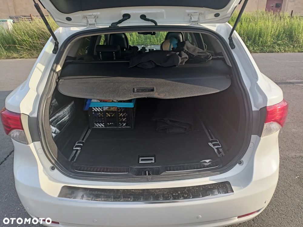Toyota Avensis 2.0 Business Edition - 12