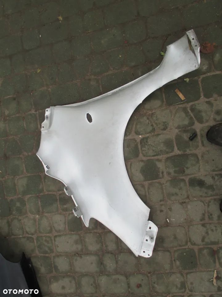 Błotnik prawy AGILA B - 6