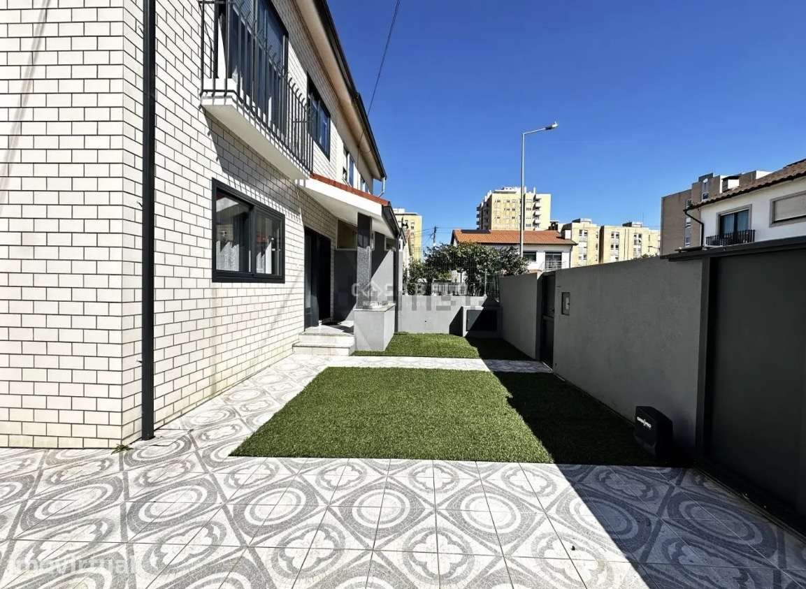 Moradia T3 - Maia T3 Geminada com terraço, garagem e ar condicionado - Grande imagem: 2/22