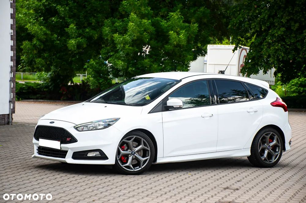Ford Focus 2.0 TDCi ST mit Leder-Exclusiv-Paket - 9