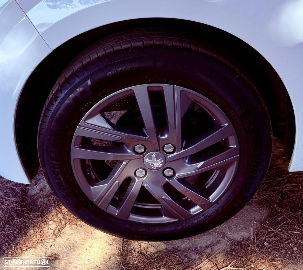 Peugeot 208 1.2 PureTech Active Pack - 5