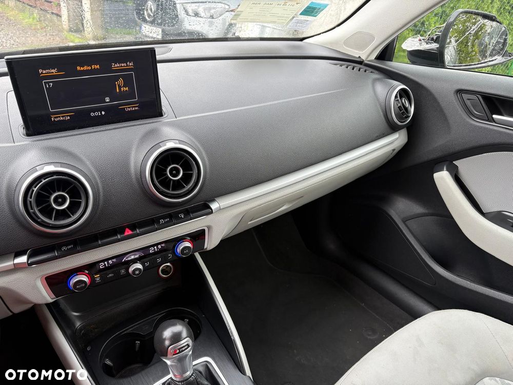 Audi A3 Sportback 1.6 TDI S tronic - 29