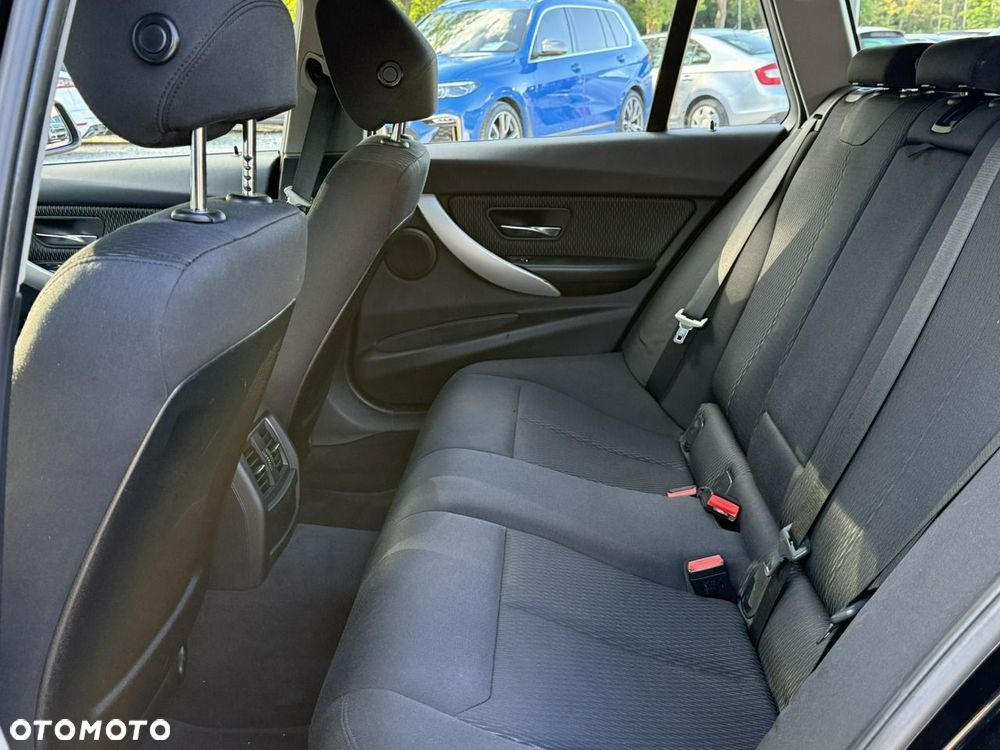 BMW Seria 3 320d - 14