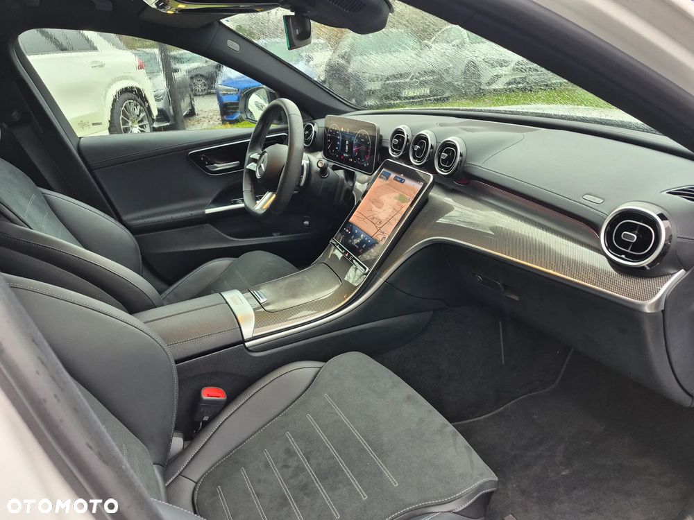 Mercedes-Benz Klasa C 180 mHEV - 32