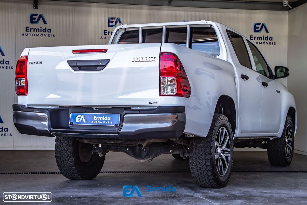 Toyota Hilux 2.4 D-4D 4WD CD CH - 5