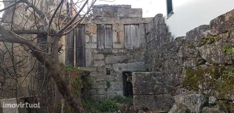 Reconstrução de uma moradaia - Grande imagem: 2/7