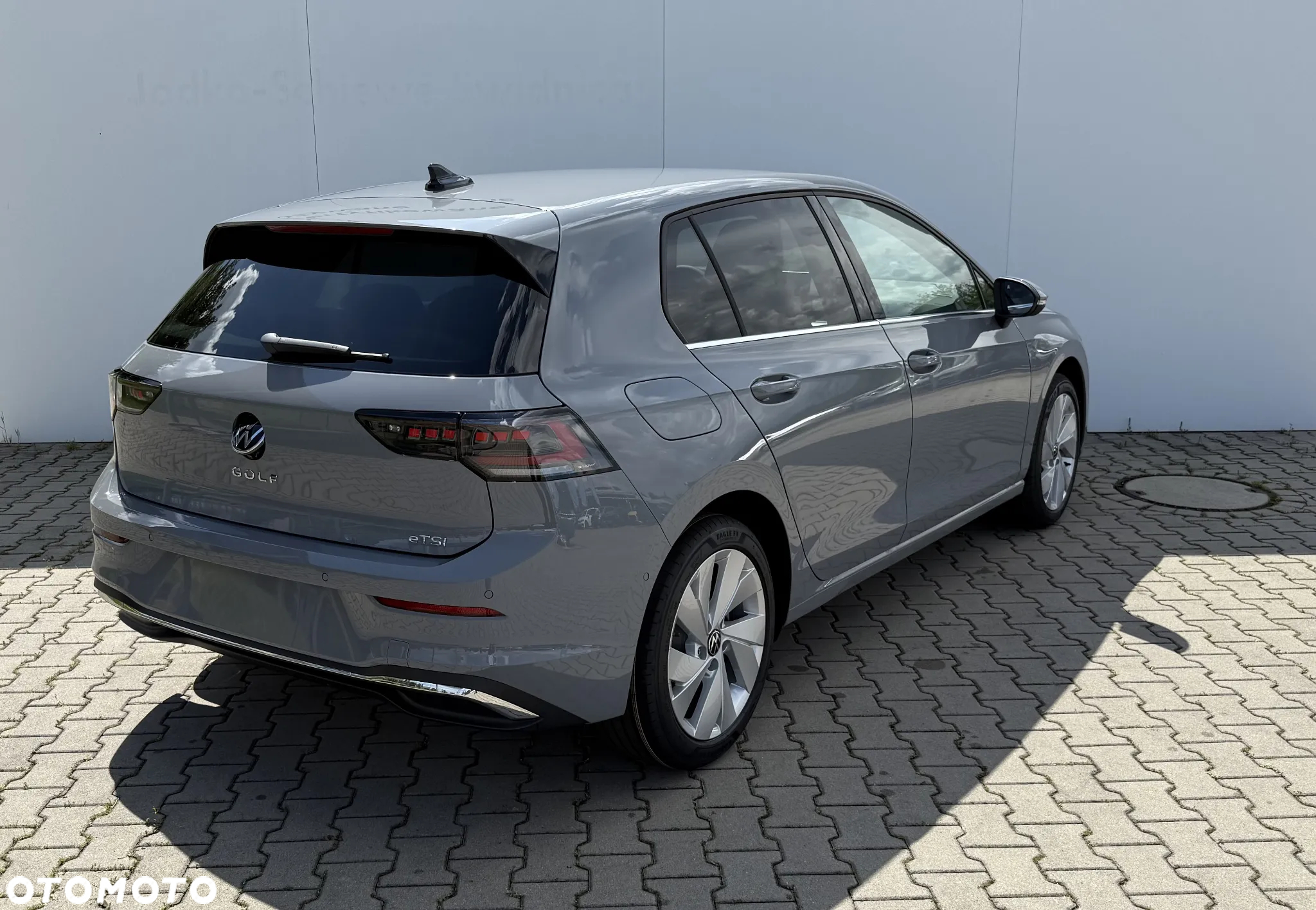 Volkswagen Golf - 6