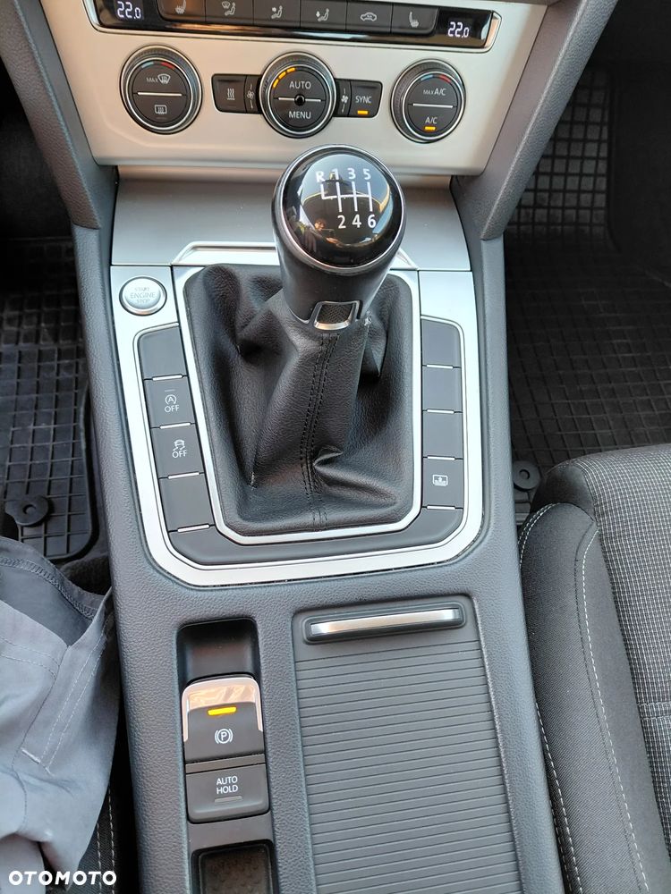 Volkswagen Passat 1.8 TSI BMT Comfortline - 39