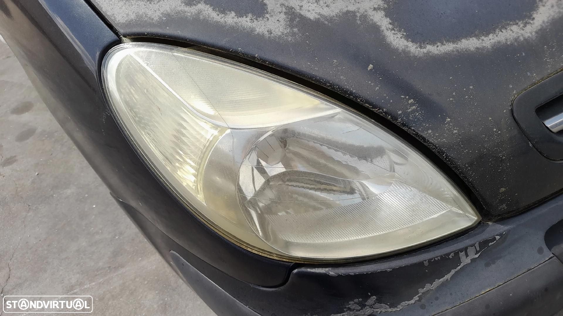 Ótica / farol direita CITROËN Xsara Picasso (N68) - 1