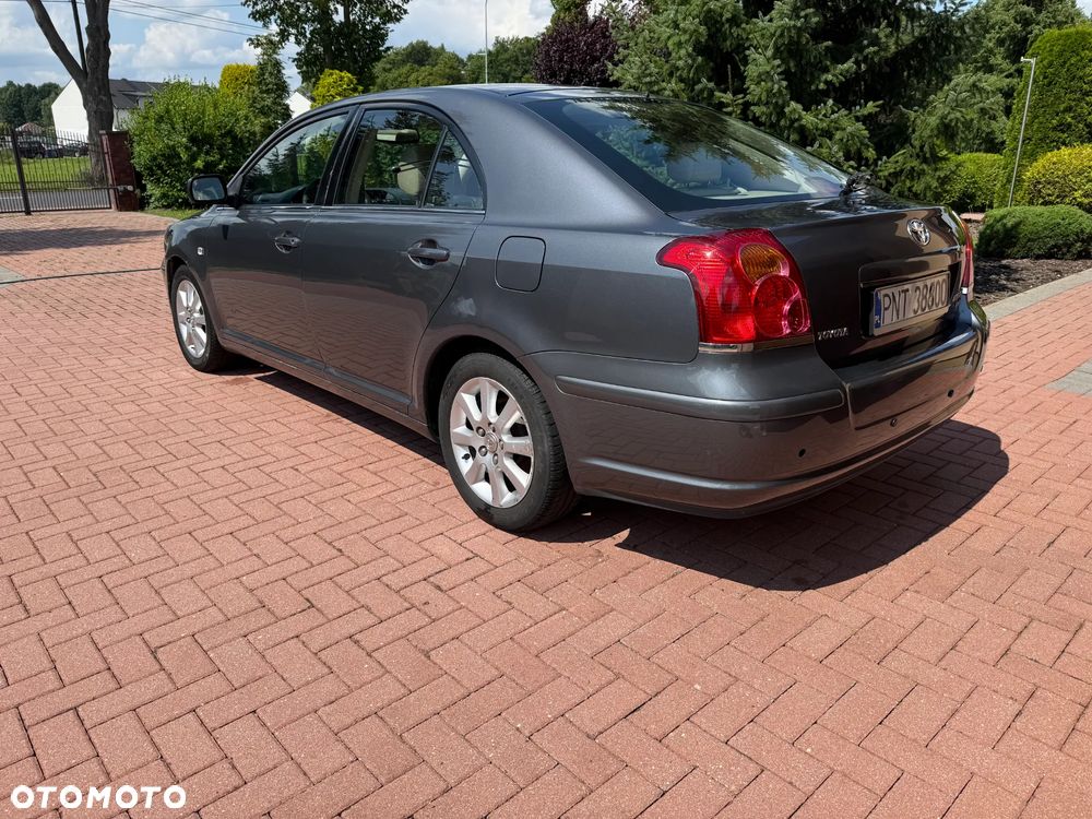 Toyota Avensis 2.2 D-CAT Sol - 5