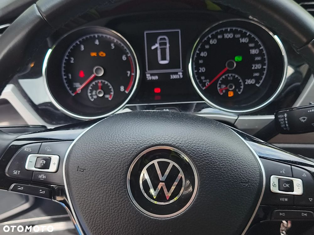 Volkswagen Touran - 5