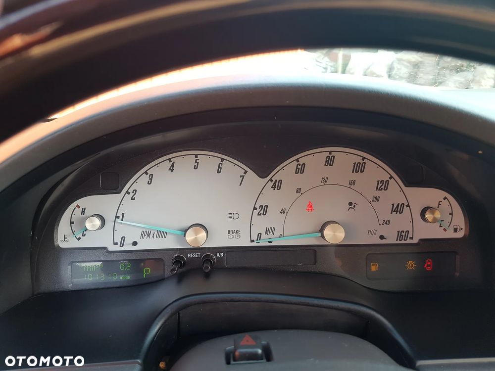 Ford Thunderbird - 18