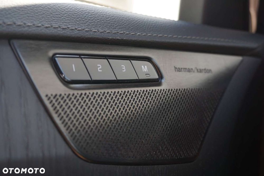 Volvo XC 90 - 12
