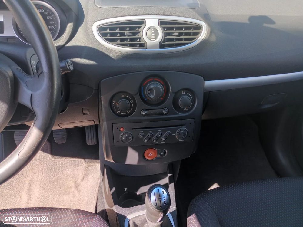 Renault Clio 1.2 16V Dynamique - 9