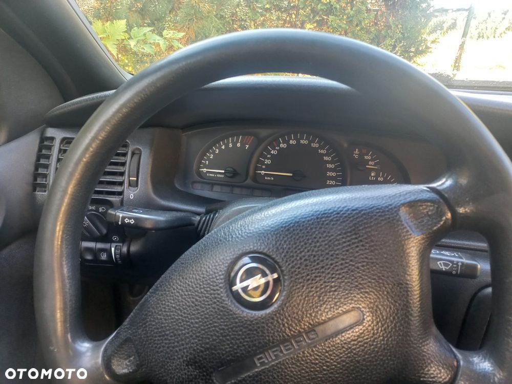 Opel Vectra - 8