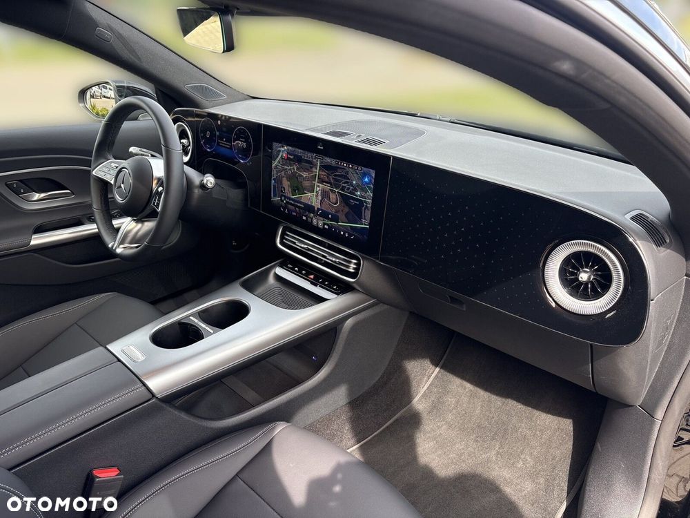 Mercedes-Benz CLA - 13