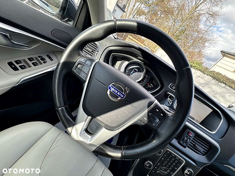 Volvo V40 D2 Summum - 29