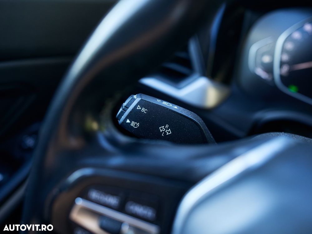BMW Seria 3 320i xDrive AT - 26
