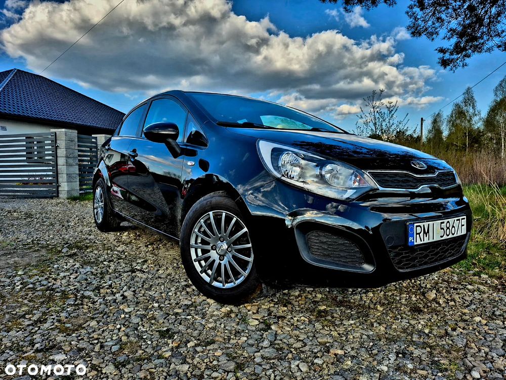 Kia Rio 1.2 Fifa World Cup Edition - 1