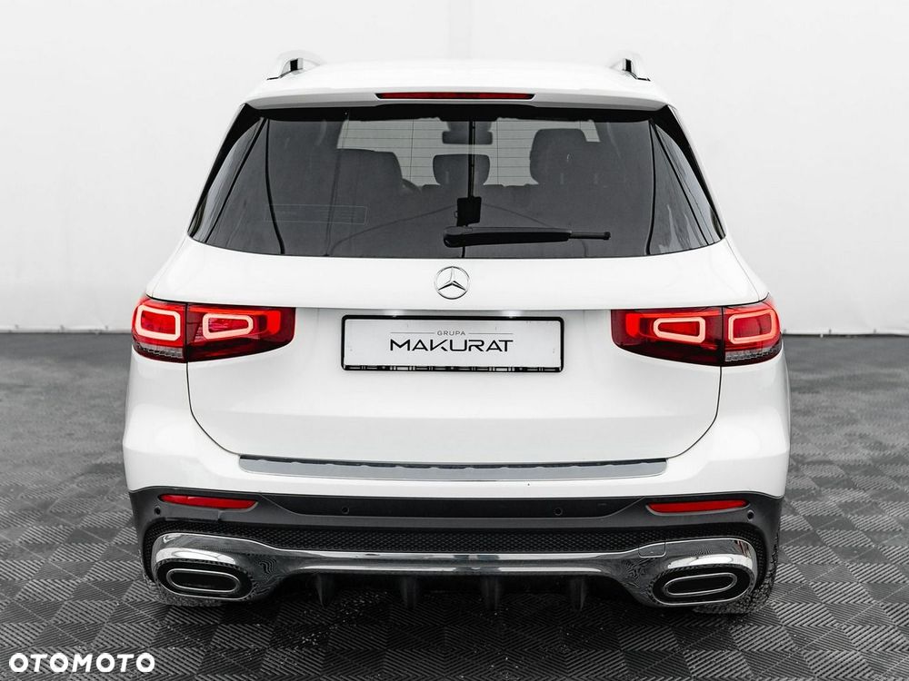 Mercedes-Benz GLB - 11