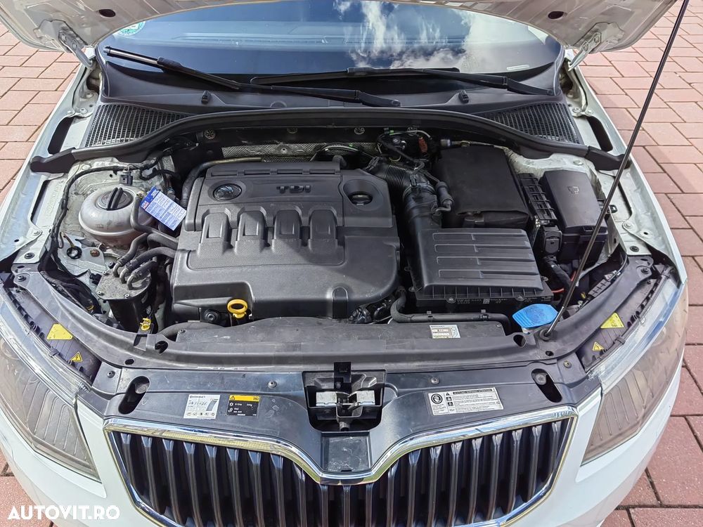Skoda Octavia 2.0 TDI DSG Ambition - 11