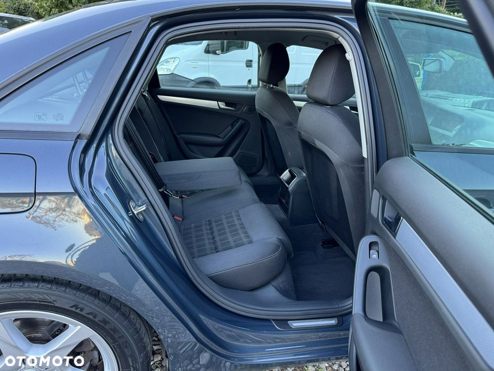 Audi A4 Limousine - 16