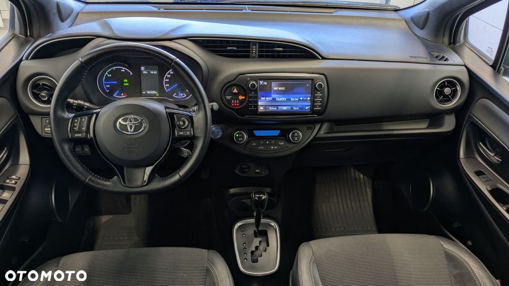 Toyota Yaris Hybrid 100 Dynamic - 14