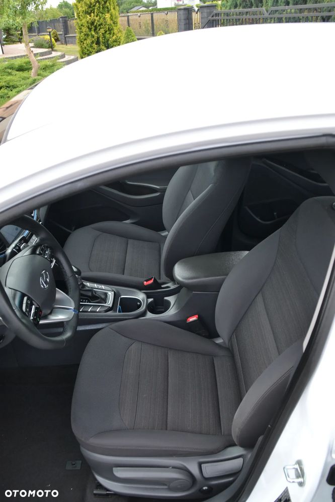 Hyundai IONIQ - 25
