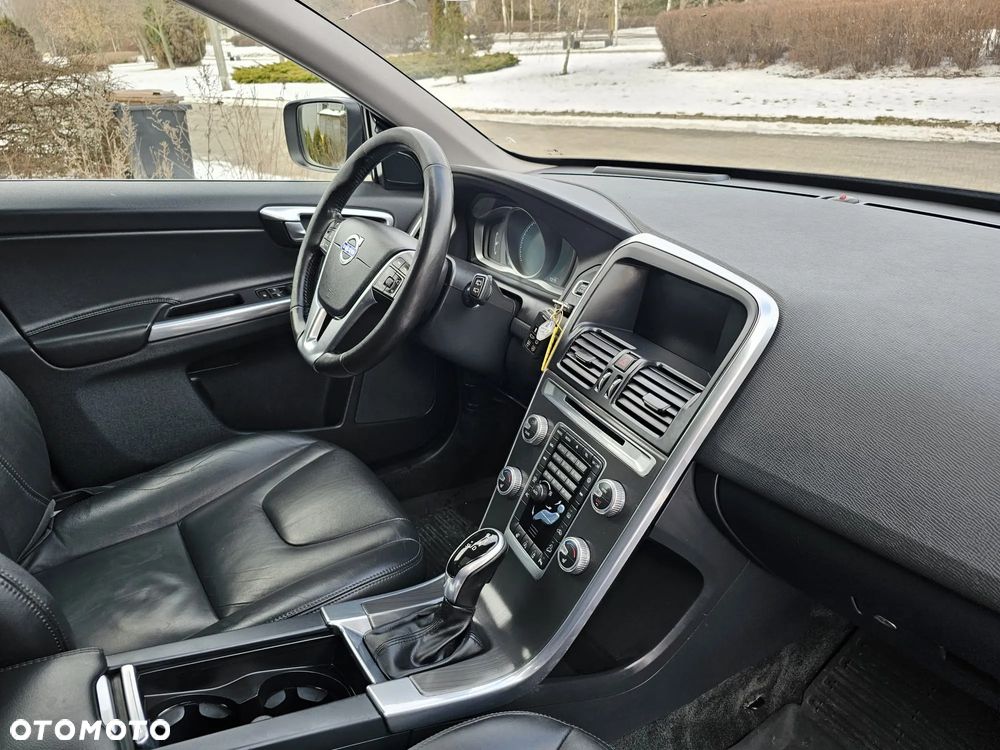 Volvo XC 60 D5 AWD Geartronic Summum - 24