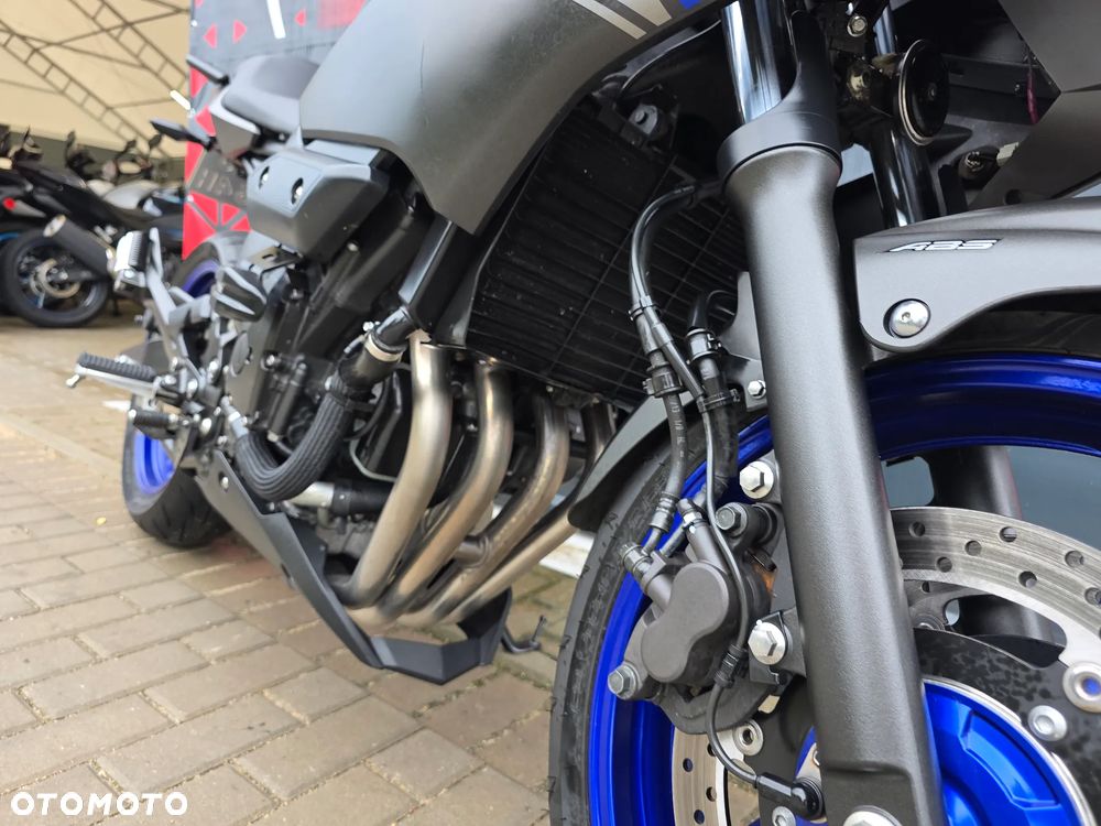 Yamaha XJ - 30